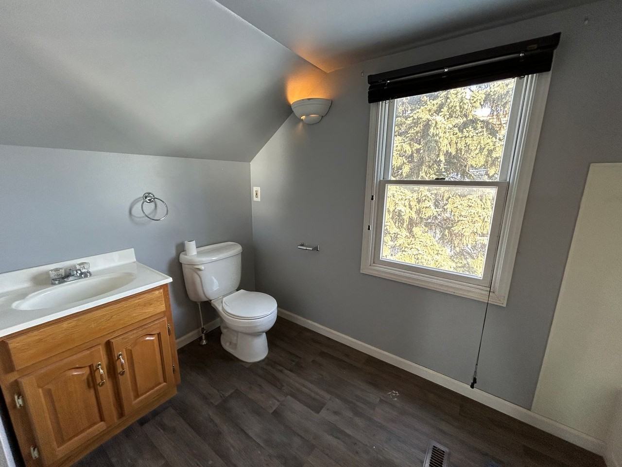 150 4th Ave E - Photo 4 of 9