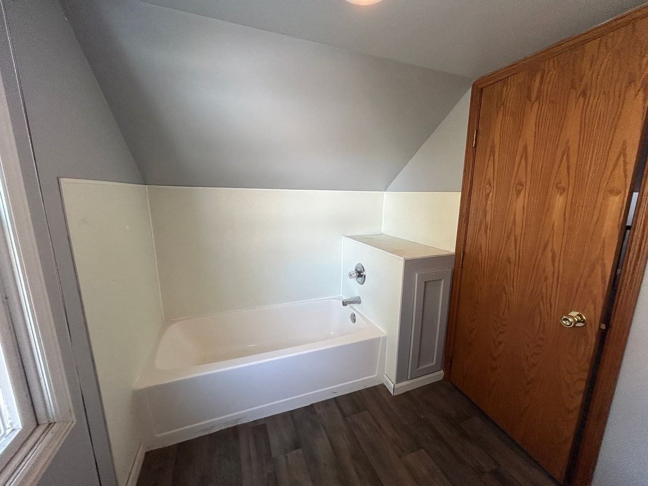 150 4th Ave E - Photo 5 of 9