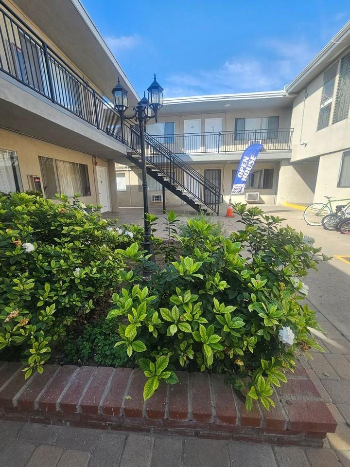 15523 Rayen Street - Photo 2 of 50