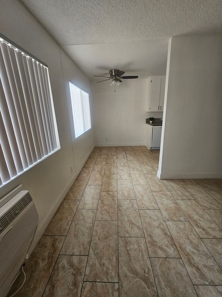 15523 Rayen Street - Photo 5 of 50