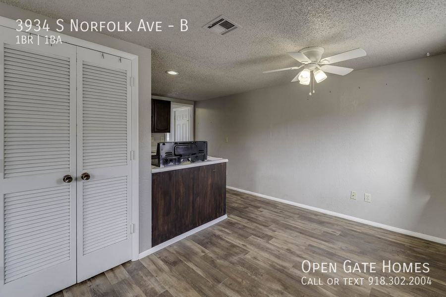 3934 S Norfolk Ave #B - Photo 4 of 15