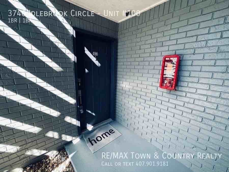 3740 Idlebrook Cir #100 - Photo 4 of 21