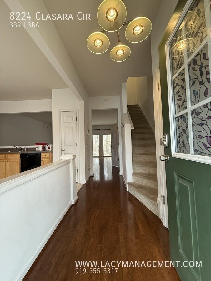 8224 Clasara Cir - Photo 4 of 24