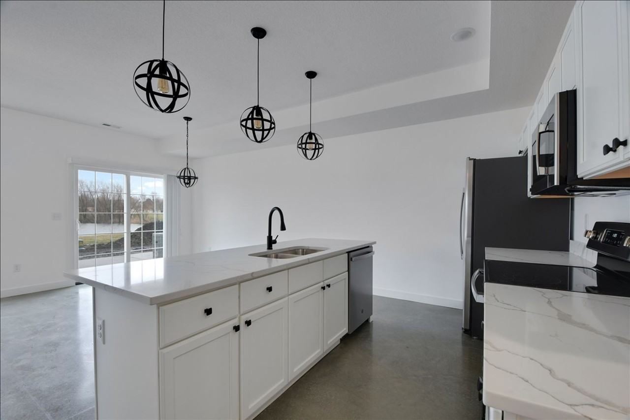 3311 Stoneway Ct - Photo 4 of 15