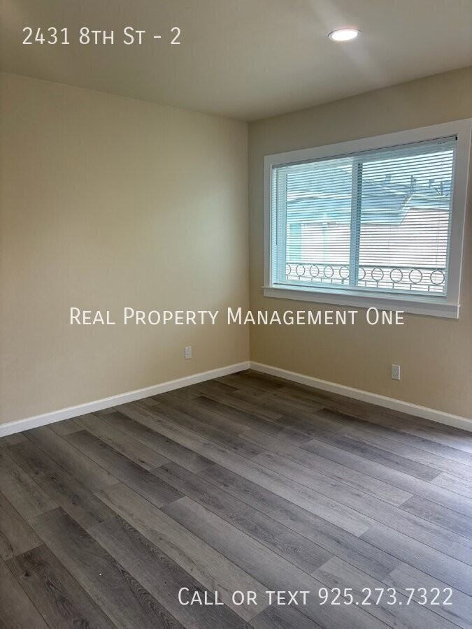 2431 8th St #2 - Photo 3 of 9