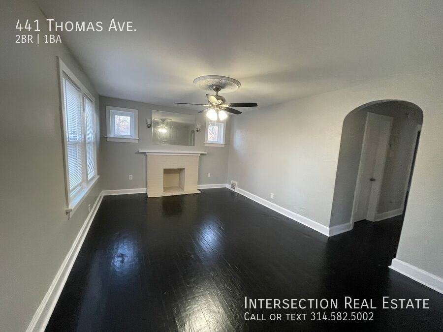 441 Thomas Ave - Photo 4 of 19