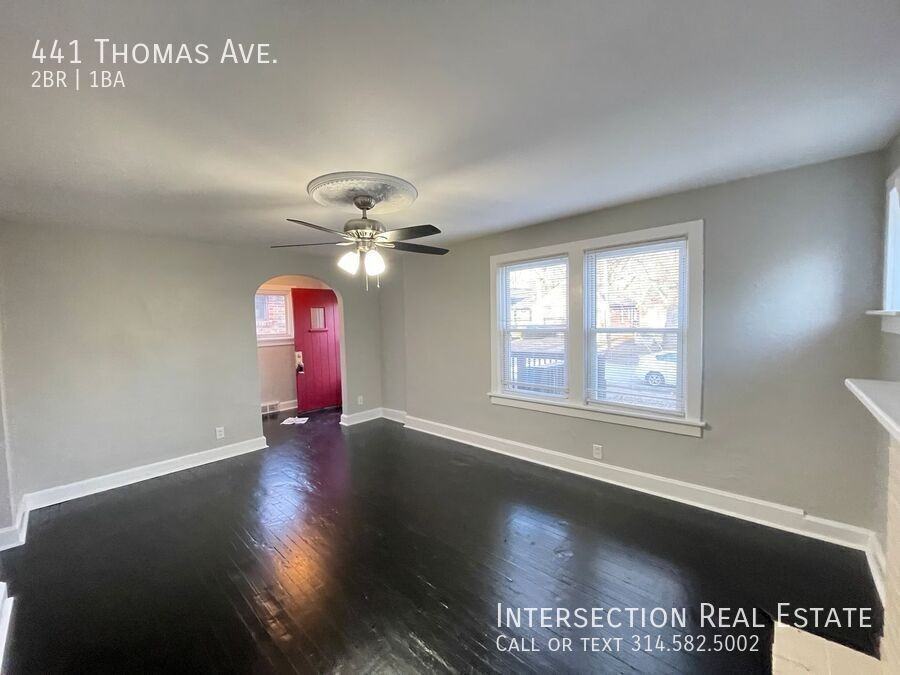 441 Thomas Ave - Photo 5 of 19