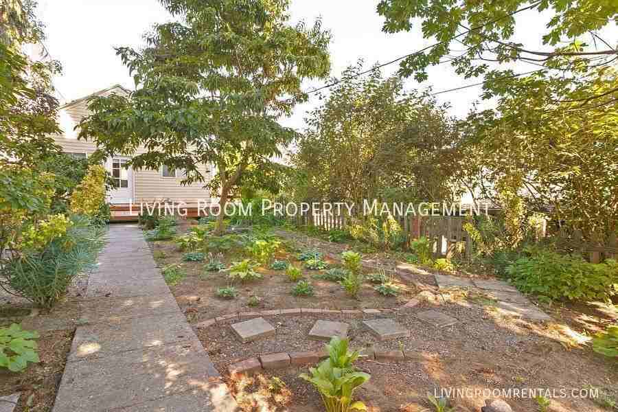 4403 N Albina Ave - Photo 2 of 16