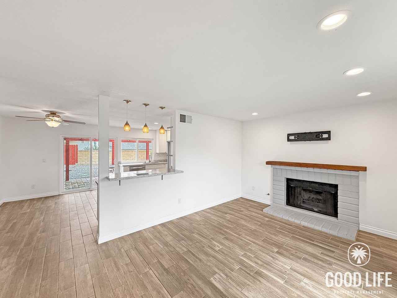 10198 Hendricks Ct - Photo 2 of 21