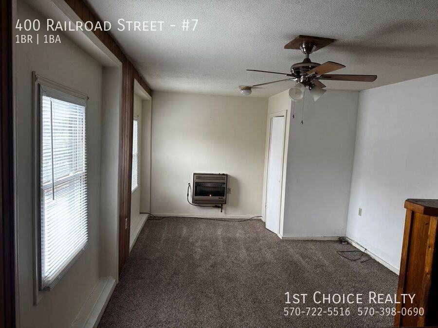 400 Railroad St #7 - Photo 3 of 10