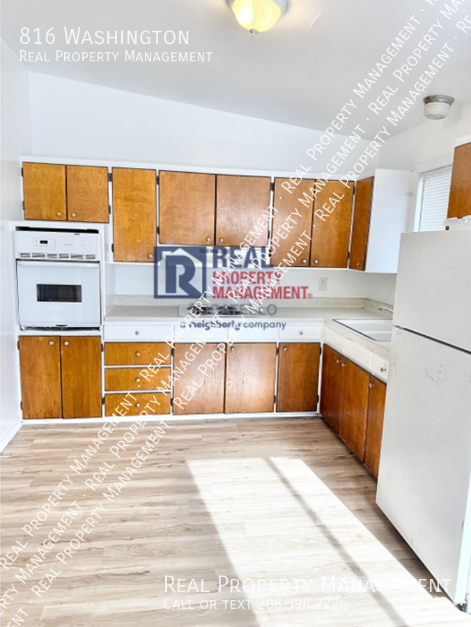 816 Washington Ave - Photo 5 of 13