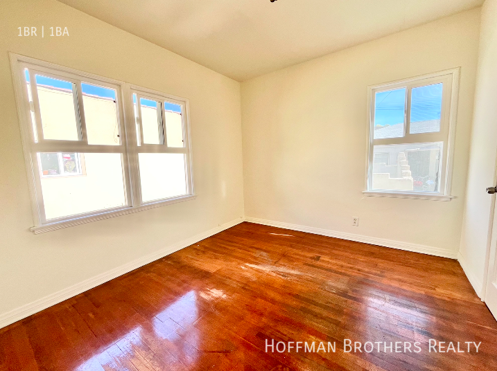 518 1/2 N Heliotrope Dr #518-1-2 - Photo 3 of 4