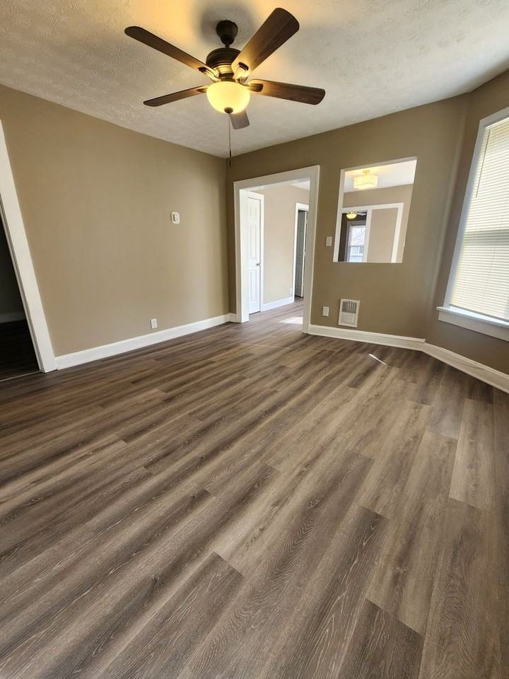 1954 W 47th St - Photo 5 of 16