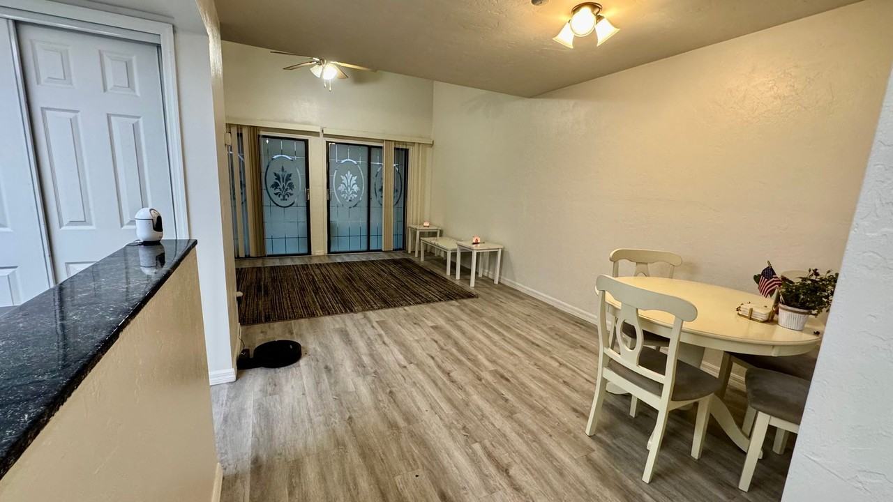 7200 Sw 8th Ave - Photo 3 of 25