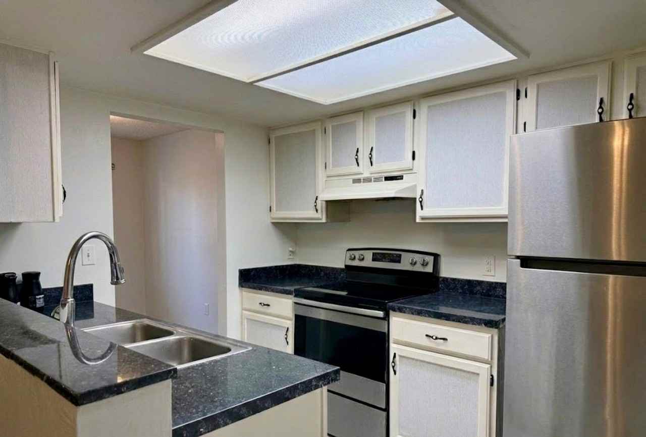 7200 Sw 8th Ave - Photo 7 of 25