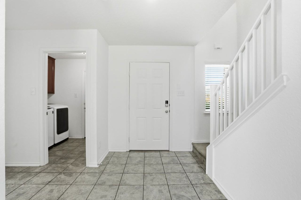 7010 Pescala Rdg - Photo 6 of 31