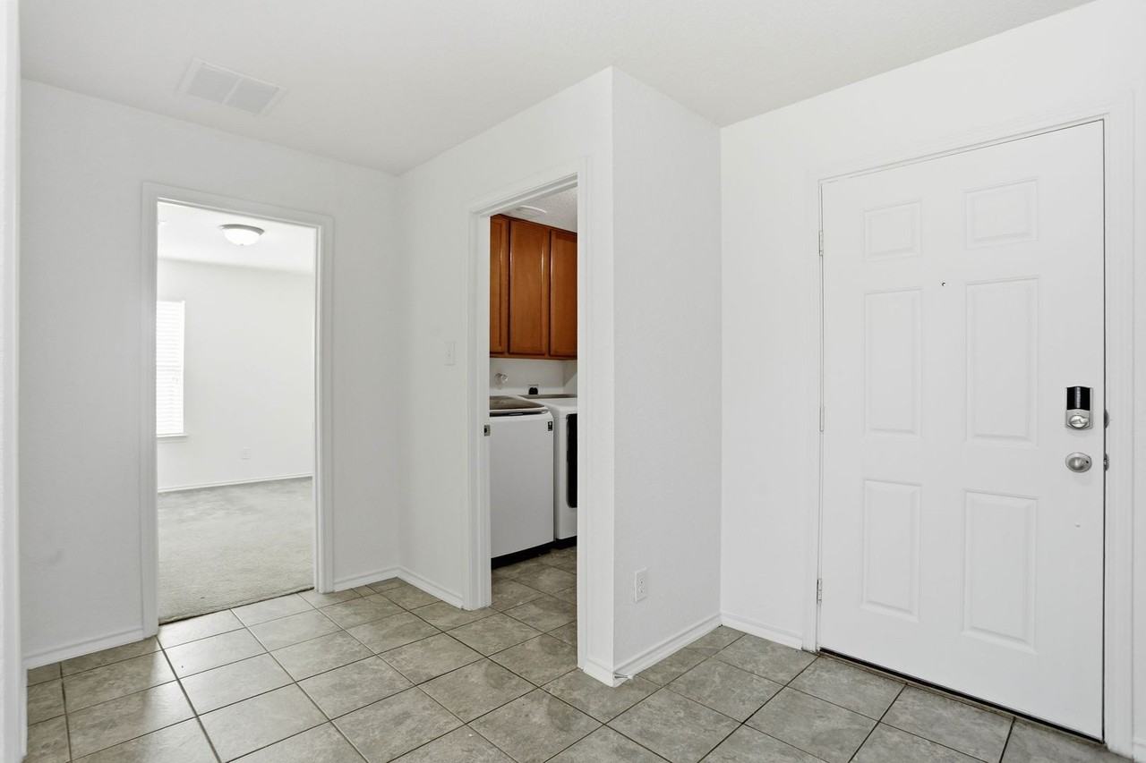 7010 Pescala Rdg - Photo 7 of 31