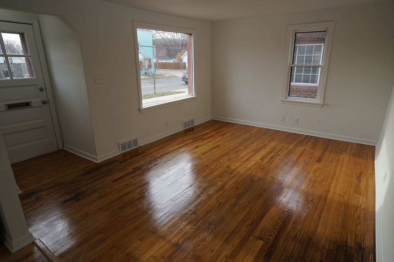 2734 E Johnson St - Photo 3 of 10