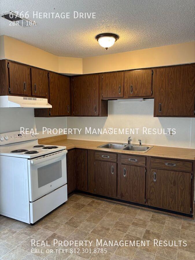 6766 Heritage Dr - Photo 4 of 12