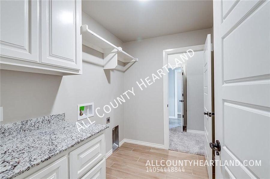 7924 Mimosa Dr - Photo 7 of 13