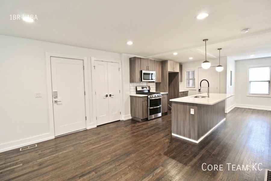 4325 Roanoke Pkwy #4315-1N - Photo 5 of 10