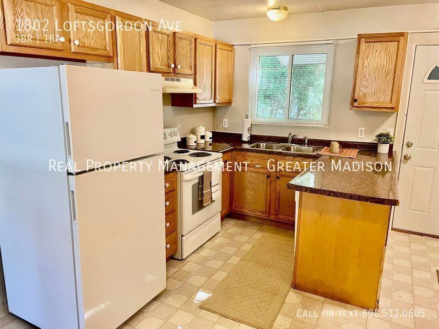 1802 Loftsgordon Ave - Photo 2 of 9