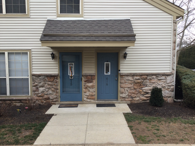 616 Foxcroft Cir - Photo 2 of 24