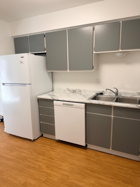 1913 W 1st St #201 - Photo 4 of 16