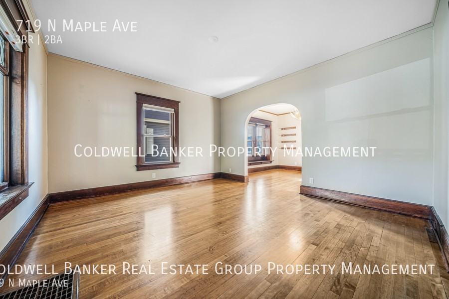 719 N Maple Ave - Photo 5 of 25