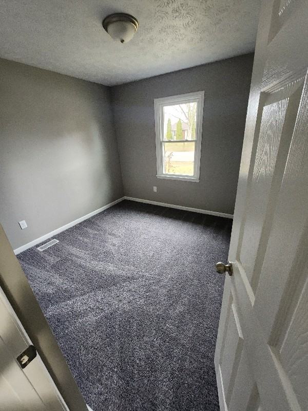 1146 Morris Ave - Photo 4 of 14