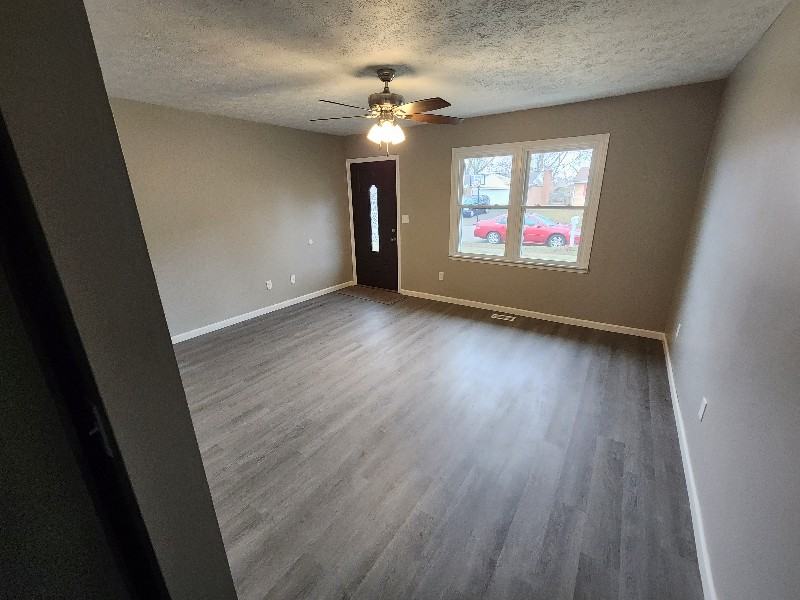 1146 Morris Ave - Photo 7 of 14