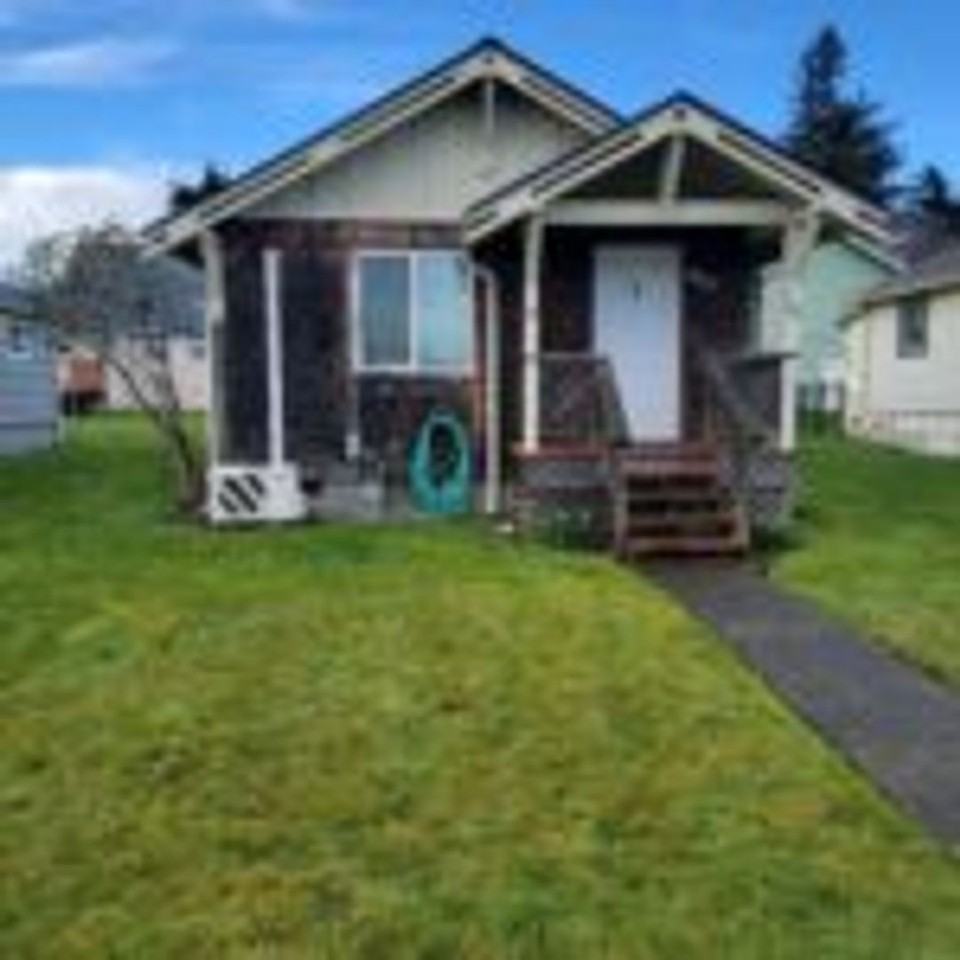 514 E 3rd St - Photo 2 of 23