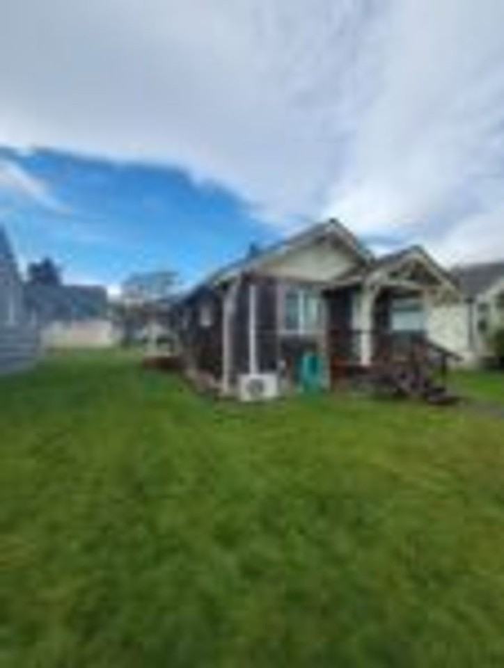 514 E 3rd St - Photo 3 of 23