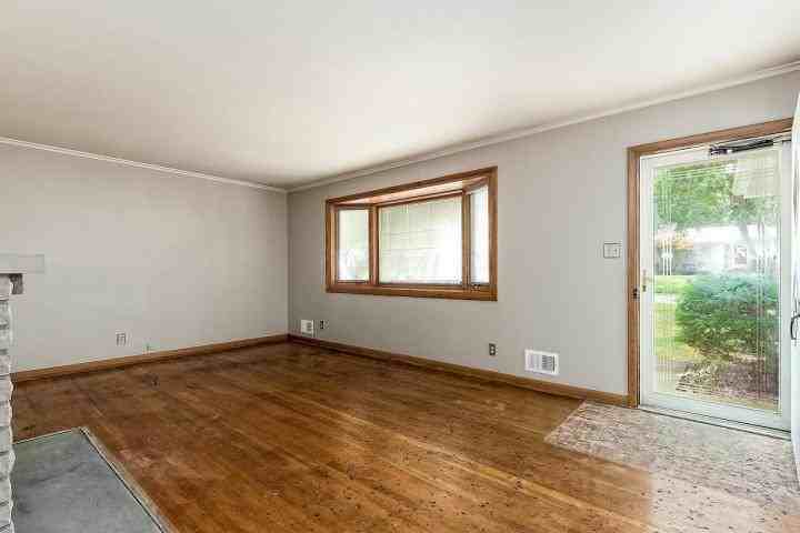 981 Hartford St - Photo 5 of 20