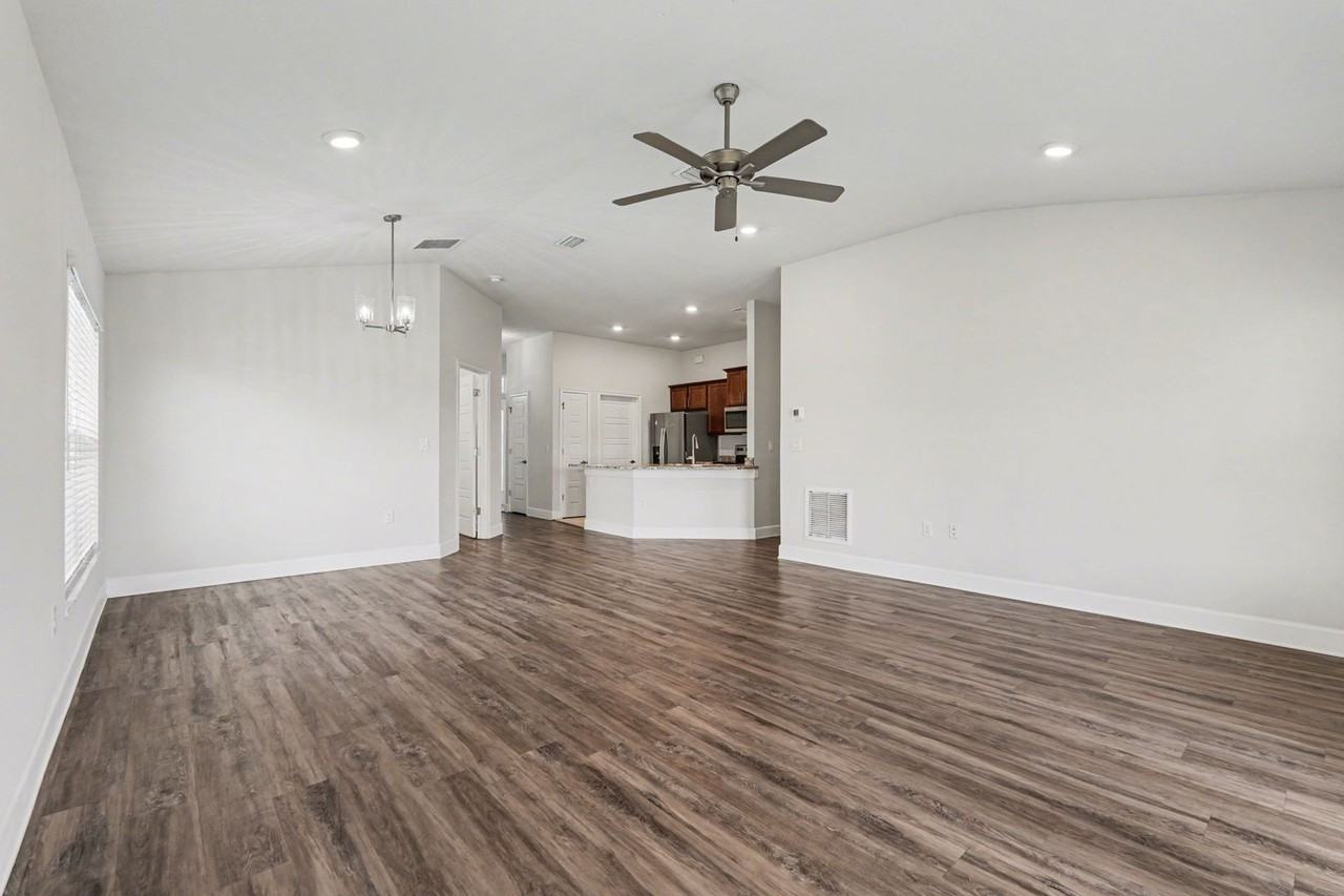 2542 Pinwherry St Nw - Photo 4 of 21