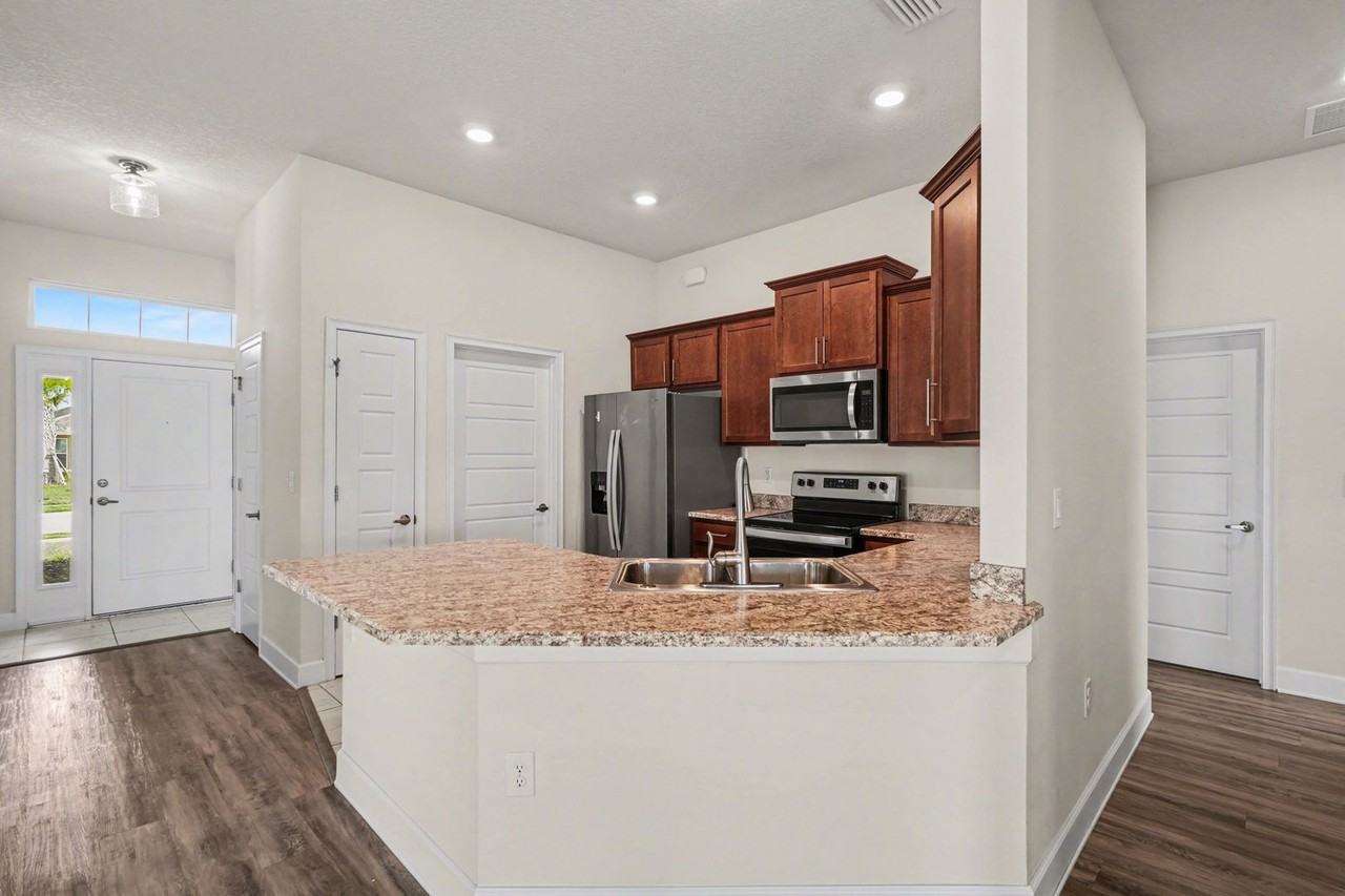 2542 Pinwherry St Nw - Photo 6 of 21