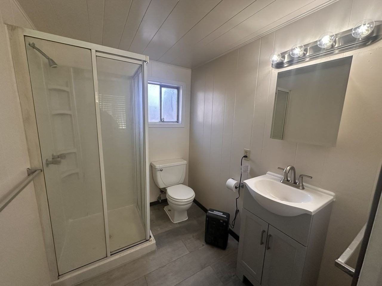 215 Bridge St - Photo 6 of 10