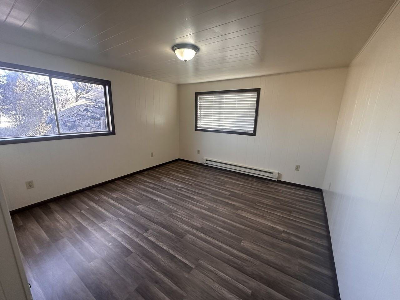 215 Bridge St - Photo 7 of 10