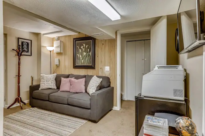 99 Moline St - Photo 7 of 44