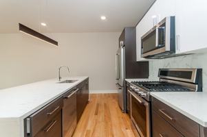 featured image of 1639 W Grand Ave