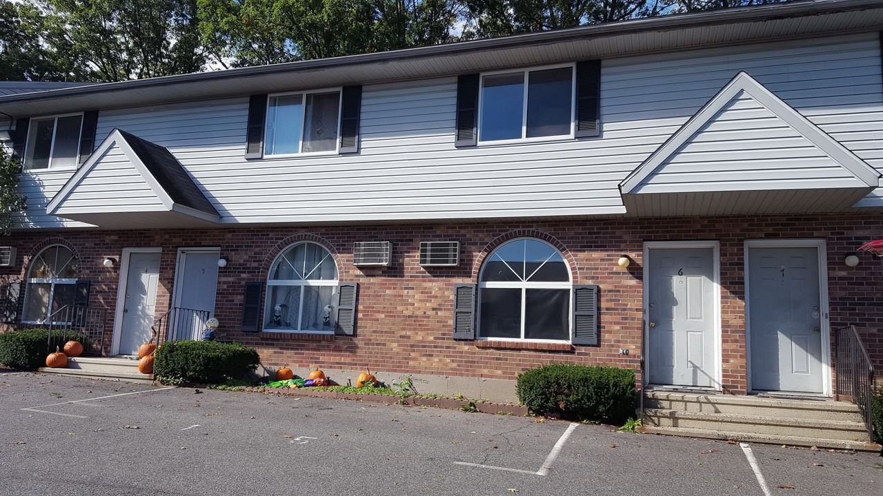 EP Apartments LLC - Photo 2 of 3