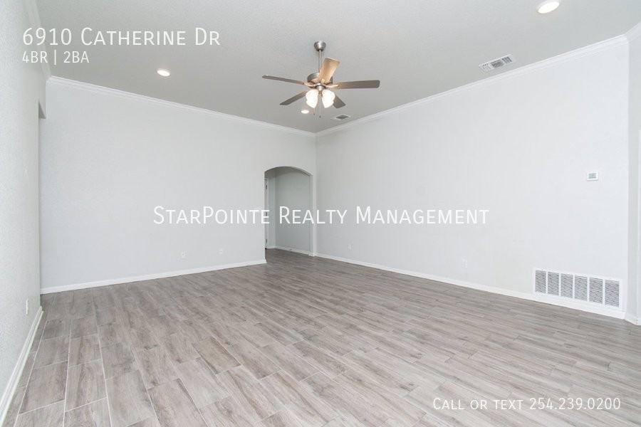 6910 Catherine Dr - Photo 4 of 22