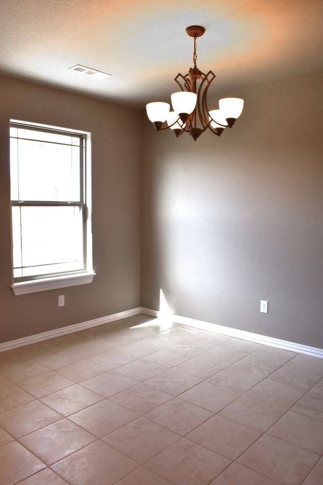 1630 Secretariat Ln - Photo 3 of 9