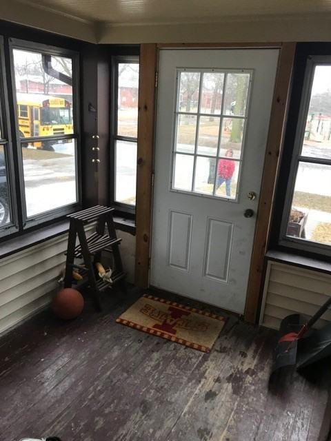 307 S Maple Ave - Photo 2 of 9