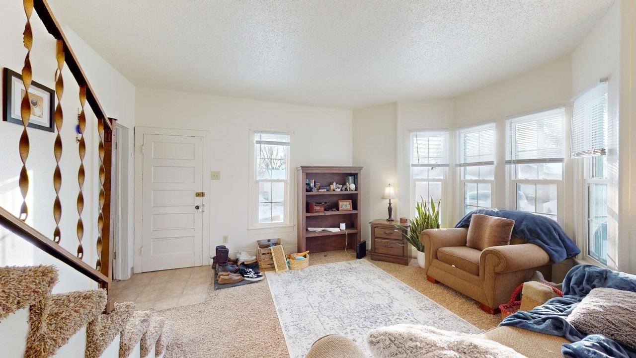 924 Duff Ave - Photo 7 of 12