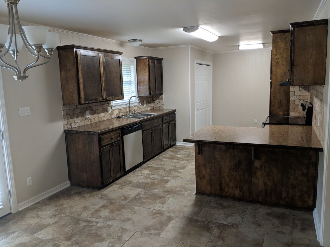 206 E Date St - Photo 2 of 13