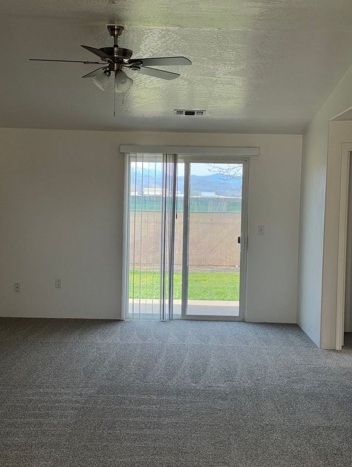 3936 Francine Ct - Photo 7 of 11