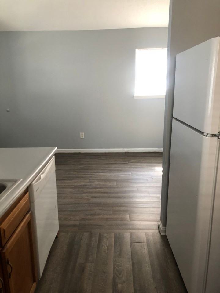 2530 Saint Xavier St - Photo 2 of 3