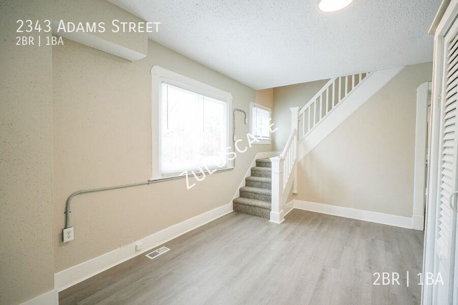 2343 Adams St - Photo 5 of 22