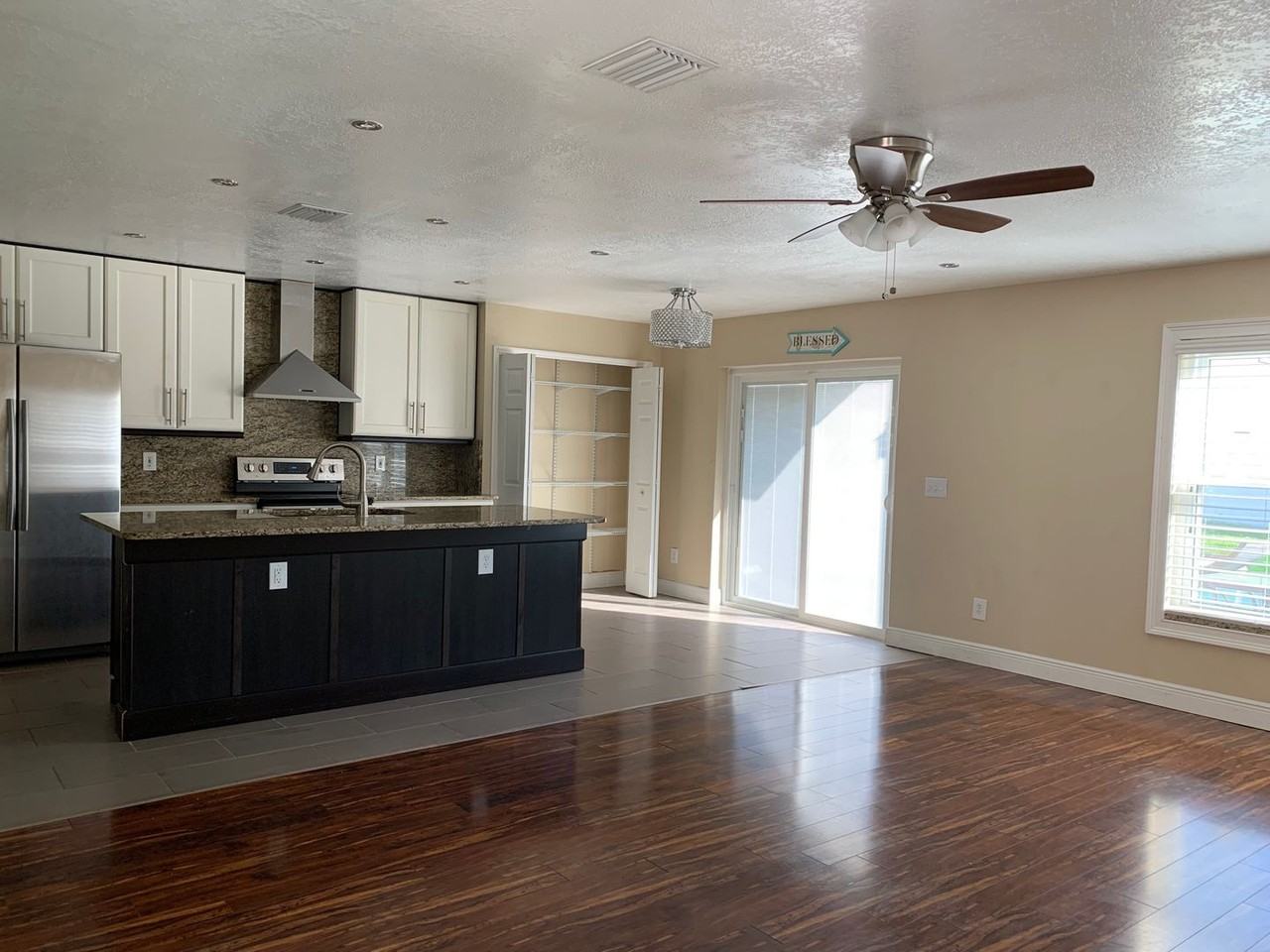 2220 Heathwood Cir - Photo 4 of 20